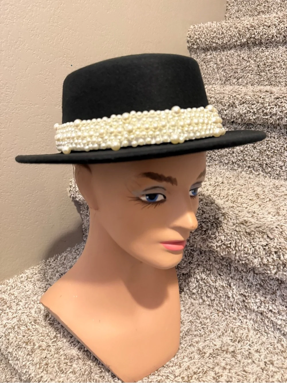 N/A stylish black